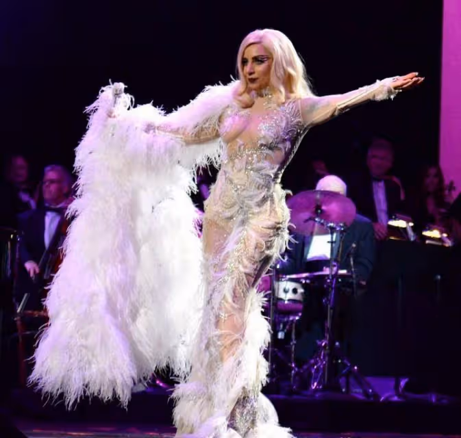 全球搏出位第一位人！Lady Gaga 20個改變時尚史的驚天造型