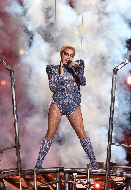 全球搏出位第一位人！Lady Gaga 20個改變時尚史的驚天造型
