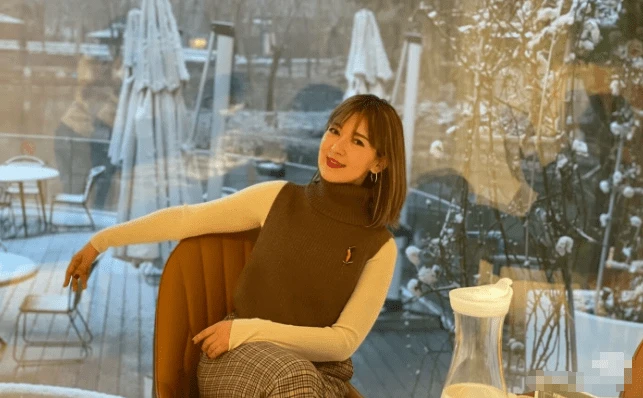尼格買提太太近照曝光,留學英國碩博連讀,結婚10年不生子疑離婚