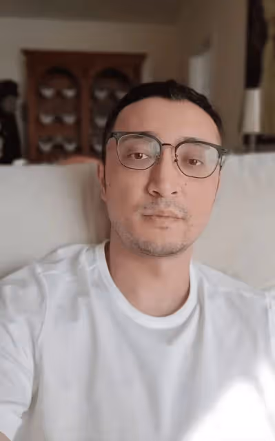 尼格買提妻子承認離婚,現獨自在北京創業,異國婚和無孩或成關鍵