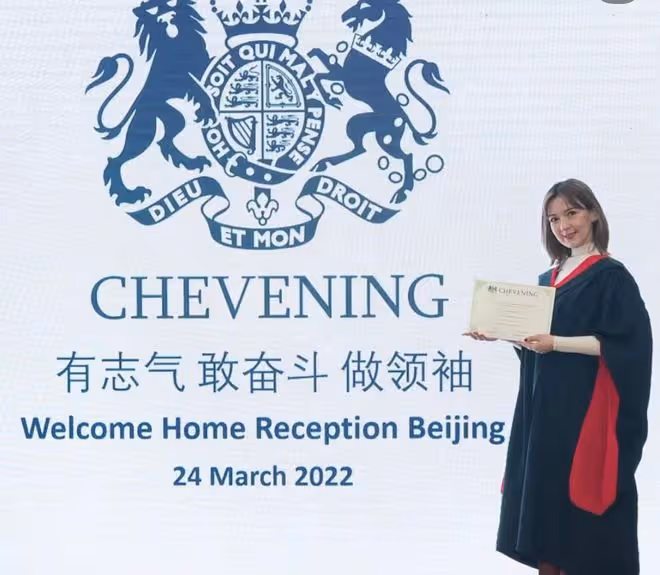 尼格買提妻子承認離婚，現獨自在北京創業，異國婚和無孩或成關鍵