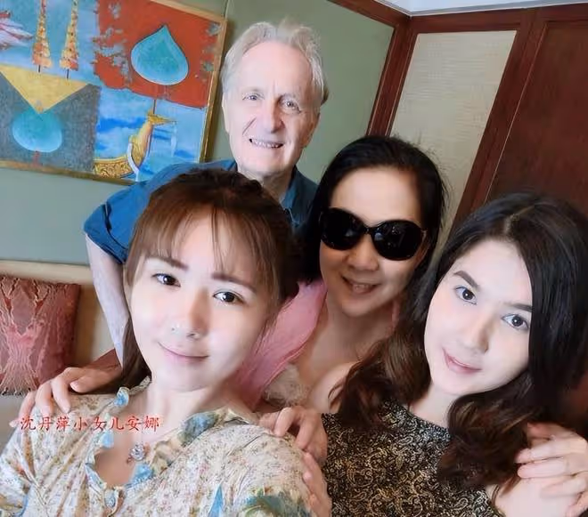 沈丹萍豪宅內秀恩愛!洋老公滿頭白髮,生活優渥曾用過50個保姆
