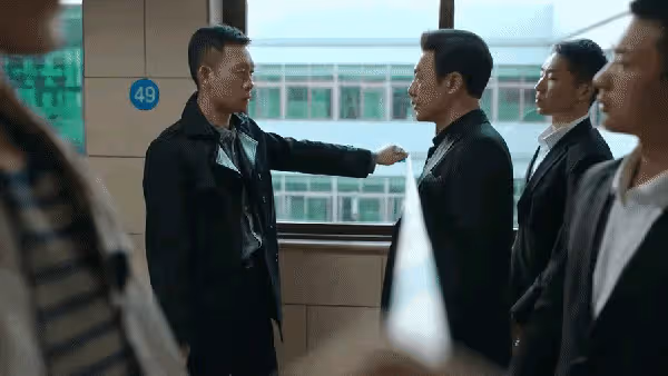 狂飆:張頌文刪減哭戲曝光,央視評贊觸及靈魂,演技封神火到日本