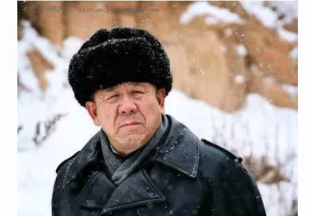 一次，程煜在片場衝著一個當紅小鮮肉怒吼到：馬上給我滾出去，你是來拍戲，來工作的，不是來談情說愛，打情罵俏的
