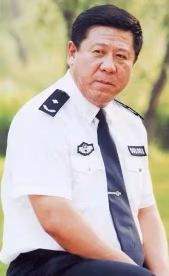 一次,程煜在片場衝著一個當紅小鮮肉怒吼到:馬上給我滾出去,你是來拍戲,來工作的,不是來談情說愛,打情罵俏的