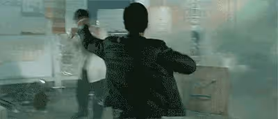 2007,葉偉信拍《導火線》釋行宇片酬50萬,甄子丹、古天樂片酬都260萬。釋行宇不滿吐槽:我武功那麼好,怎麼比他們少那麼多錢呢