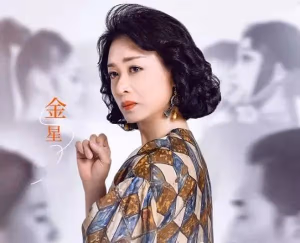 有記者問金星：變性手術後你和一個女人洗澡會有性衝動。嗎？金星不屑地回答：動心？在我做手術之前，我對女人沒有興趣！
