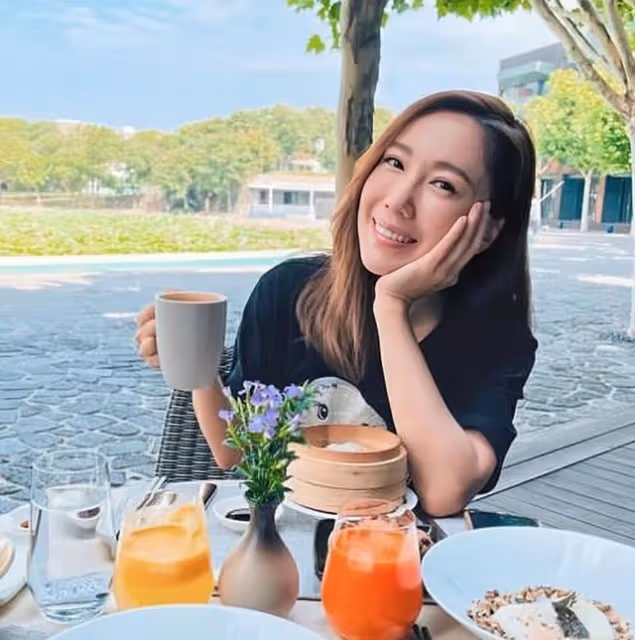 香港知名女星再度離巢!患免疫系統病致眼部受損,一度需停工休養