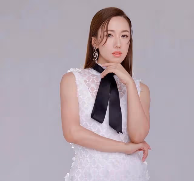 香港知名女星再度離巢!患免疫系統病致眼部受損,一度需停工休養