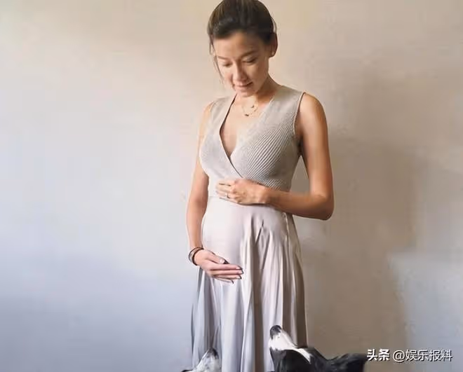 港媒恭賀朱玲玲再抱孫!兒媳和郭晶晶一樣樸素,產子獎勵曝光
