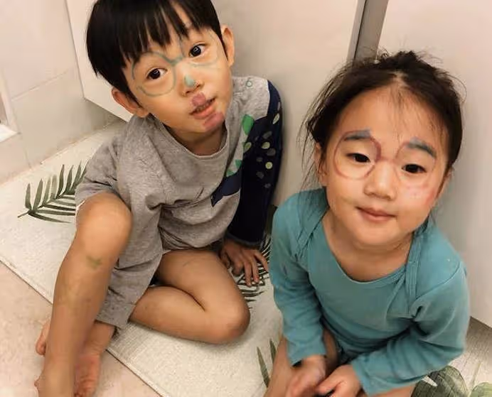 嫁豪門3年生3胎!40歲名模隋棠罕曬三孩,二女兒完美繼承美貌,小兒子卻長相出奇