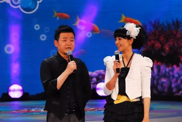 央視主持人方瓊:閃婚嫁大8歲副台長,是我這輩子最有智慧的決定