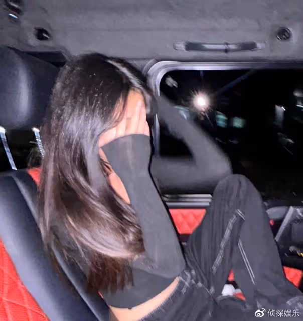 曹格女兒曬近照,12歲Grace著露腰裝造型超酷,穿衣打扮好成熟