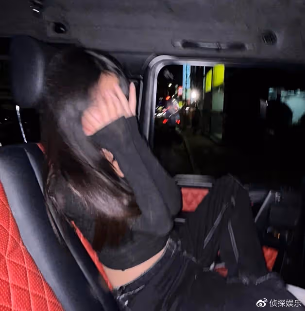曹格女兒曬近照,12歲Grace著露腰裝造型超酷,穿衣打扮好成熟