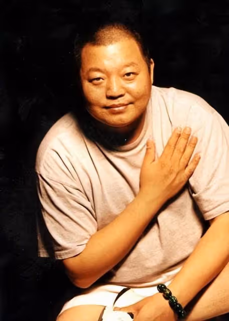 臧天朔去世後遺孀李梅背上800萬巨債,和婆婆對簿公堂,如今怎樣