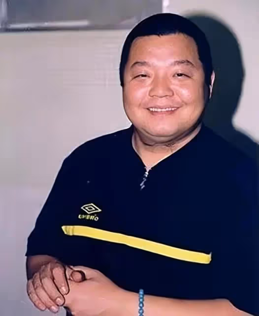 臧天朔去世後遺孀李梅背上800萬巨債,和婆婆對簿公堂,如今怎樣