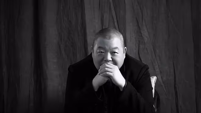 臧天朔去世後遺孀李梅背上800萬巨債,和婆婆對簿公堂,如今怎樣