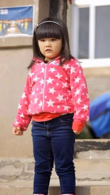 13歲王詩齡變化驚人！減重58斤後，筷子腿吸睛，模樣似翻版李湘！