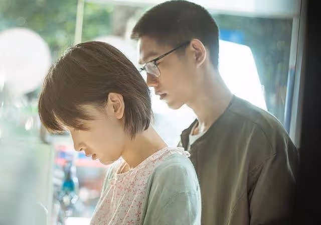 《陽台上》,愛恨交織的張英雄最終釋然了