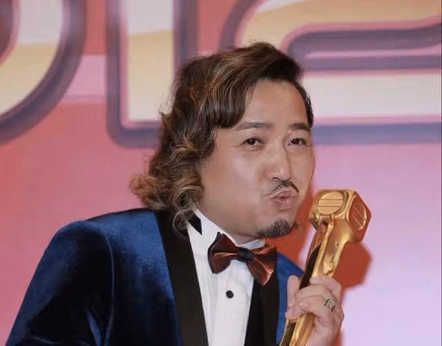 TVB前知名男星在內地開茶餐廳!親自搬貨沖奶茶,毫無明星架子