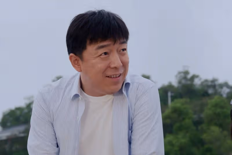 《打開生活》看到大結局才發現:餘光的一生是個悲劇,邊亮很虛偽