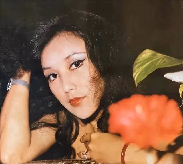 她被李小龍領進圈,多次榮獲金馬金像影后,忍花心丈夫,被整容害慘