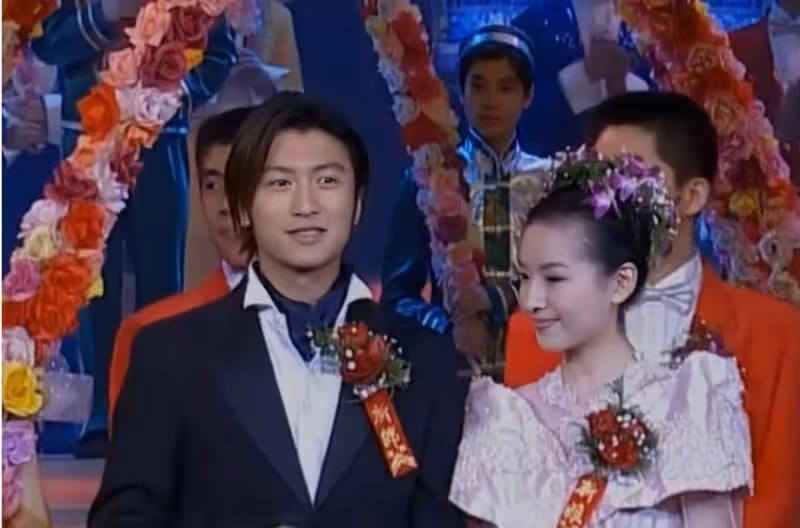 曝謝霆鋒張柏芝疑復合!一家五口日本同游過節,王菲已被徹底拋棄