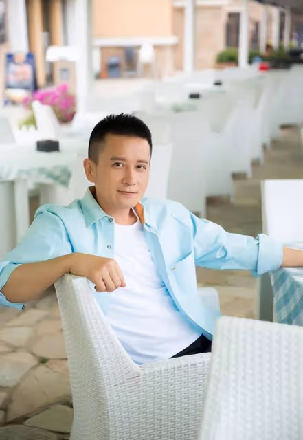 著名演員姬晨牧：曾是紅極一時的童星，他像父母一樣敬畏婚姻