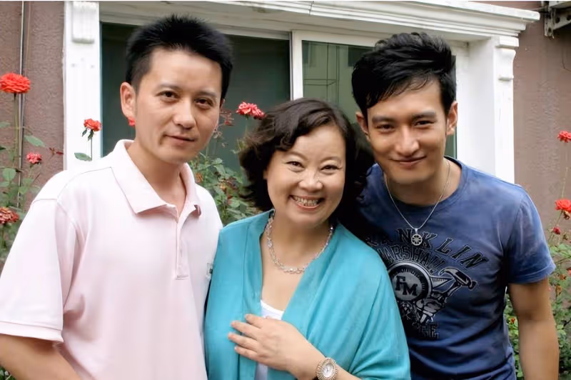 著名演員姬晨牧：曾是紅極一時的童星，他像父母一樣敬畏婚姻