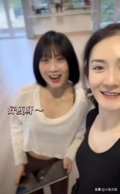 謝娜瘦了20斤,整個人氣質都變了,仨孩子媽媽變身清冷美女!