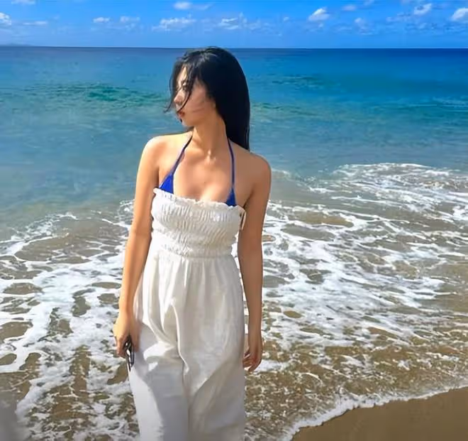 李嫣到多米尼加旅遊勝地拍照，很多名人曾到這裡一起打卡