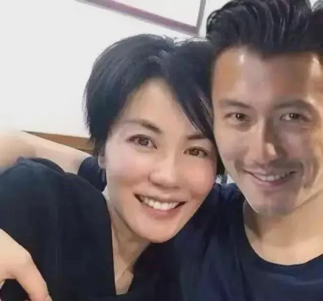 張柏芝一天3瓜!和謝霆鋒同游日本疑似復合,情人節一家五口度過