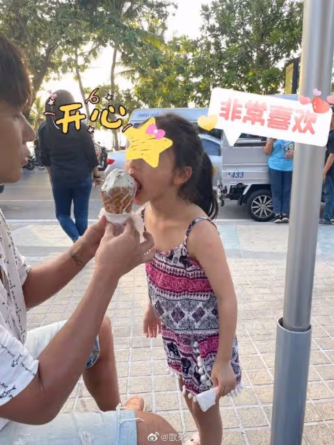 歐弟罕曬父女溫馨合照，溫柔喂長女吃冰淇淋，7歲jojo暴風抽高