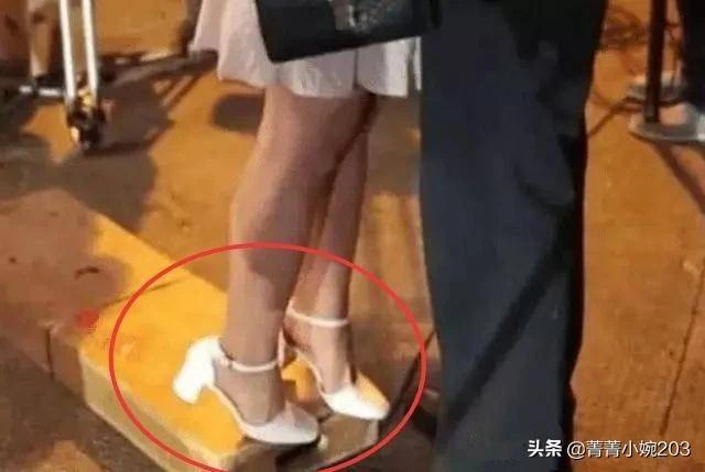 吻戲只拍上半身?鏡頭轉到下半身,這也太搞笑了吧