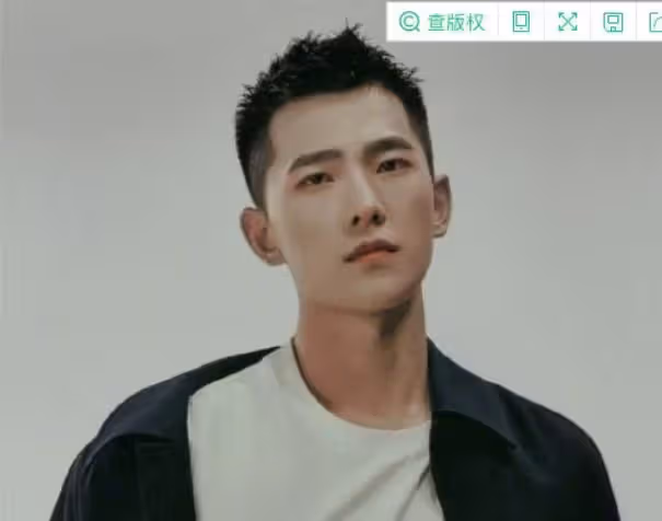 同樣是寸頭照,把楊洋肖戰和彭于晏放一起對比,差距就出來了