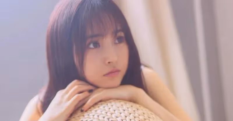 「嫂子，你快點搬走吧，沒看見我老婆生氣了」「小叔子，這我的房」