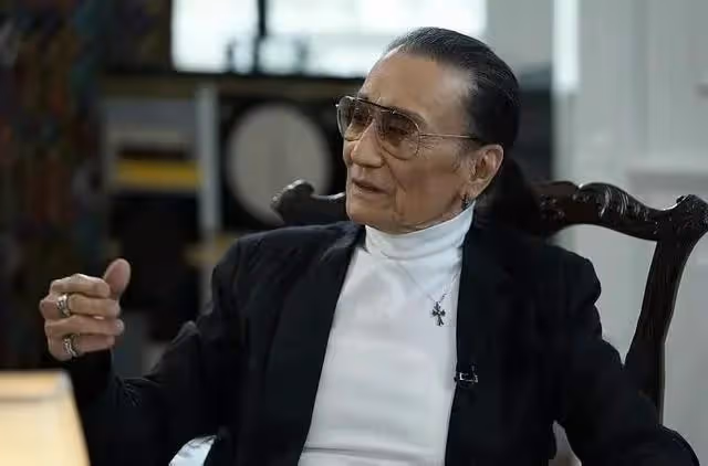 張柏芝被曝與謝霆鋒復合後首露面,與粉絲親切合影,懶理外界傳聞