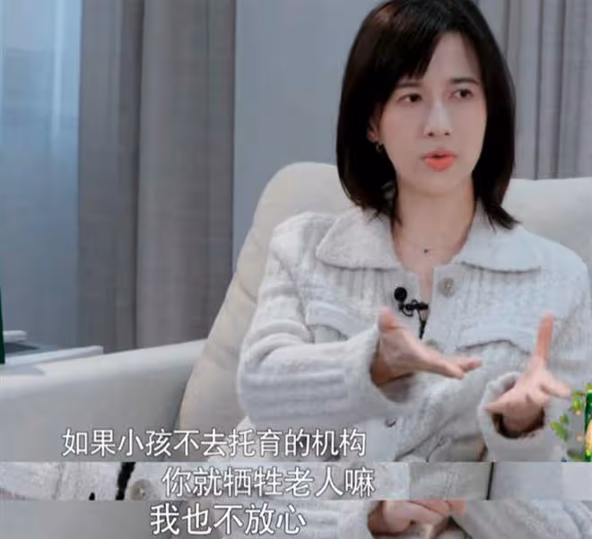 papi醬節目中談育兒惹爭議,曾多次發表爭議言論,婚姻觀飽受質疑