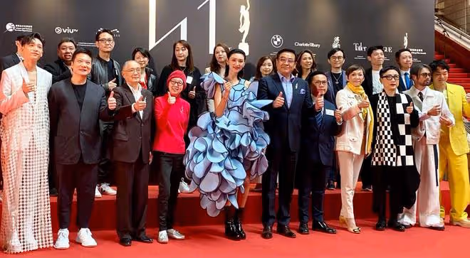周潤發前妻與初戀爾冬升罕同框！女方已當外婆，男方的女兒才6歲