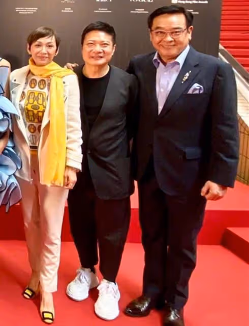 周潤發前妻與初戀爾冬升罕同框！女方已當外婆，男方的女兒才6歲
