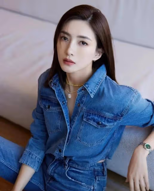 江疏影隱婚成名史被扒,暖床換資源,被包養,上位手段引學妹效仿