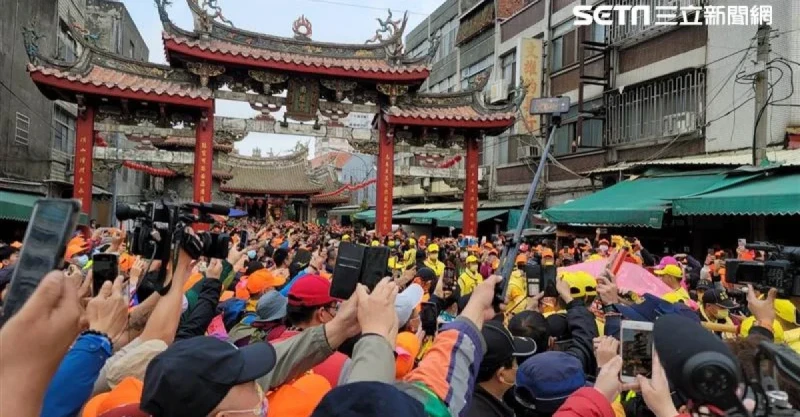 人夫牽小三進香2年,網友全怒了:真的行走香爐無誤