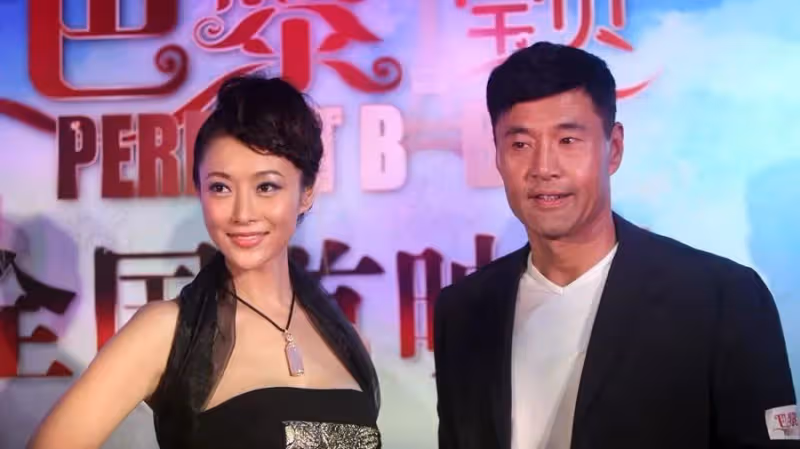 演員於榮光：與初戀恩愛35年，為何到了63歲，妻子堅持要和他離婚？