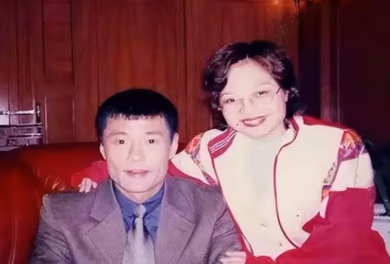 演員於榮光：與初戀恩愛35年，為何到了63歲，妻子堅持要和他離婚？