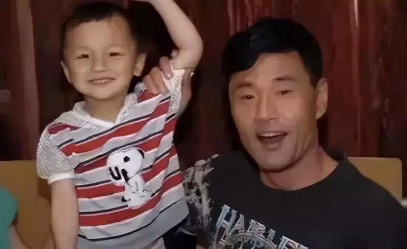 演員於榮光:與初戀恩愛35年,為何到了63歲,妻子堅持要和他離婚?