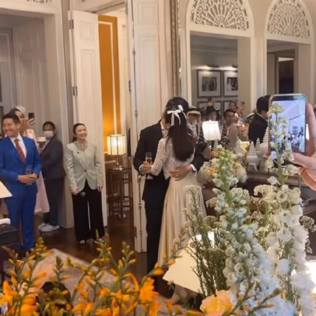 37歲女星寶兒結婚,甜嫁富商男友,婚禮現場曝光,變性經歷引熱議