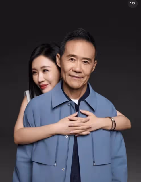 王石攜老婆蹲地上買地攤貨!2元物品田朴珺嫌貴,對半砍價引爭議