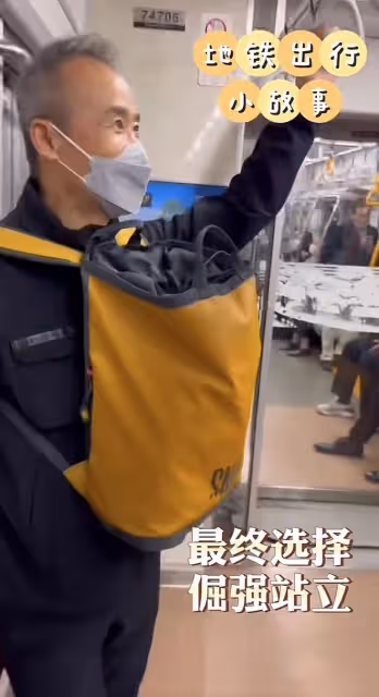 王石攜老婆蹲地上買地攤貨!2元物品田朴珺嫌貴,對半砍價引爭議