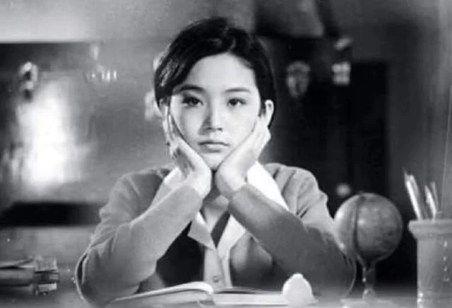 84歲瓊瑤容顏不老!皮膚白嫩紅潤疑做醫美,同框不輸小16歲林青霞