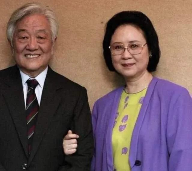 84歲瓊瑤容顏不老!皮膚白嫩紅潤疑做醫美,同框不輸小16歲林青霞